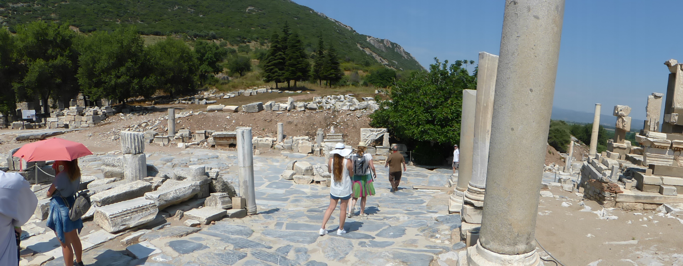 Entlang der Marmorstraße, die von der Celsus-Bibliothek zum Theater führt