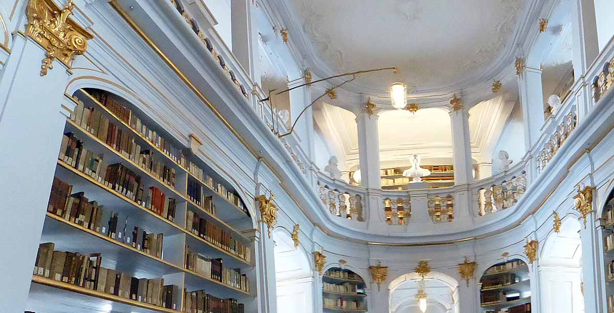 Blick in die berühmte Bibliothek Foto: Weirauch
