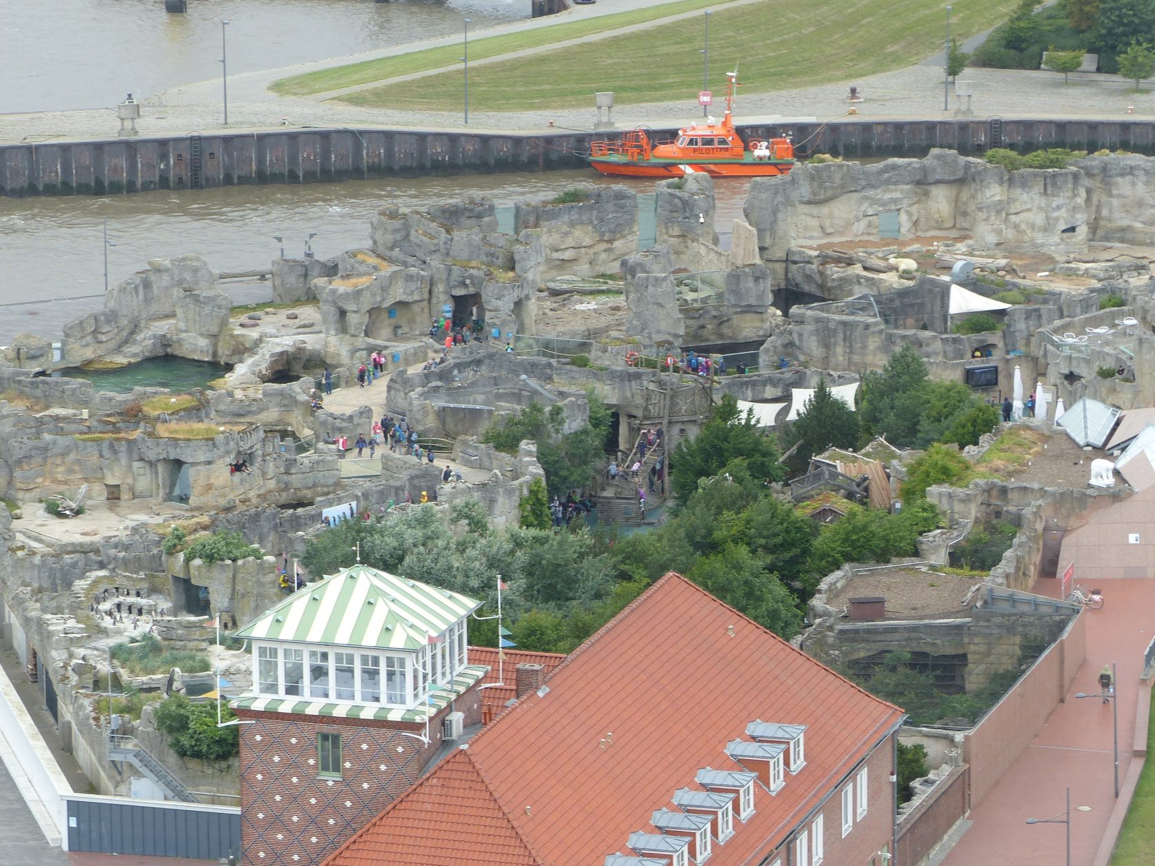 Blick auf den Zoo gegenüber von the liberty Foto: Weirauch