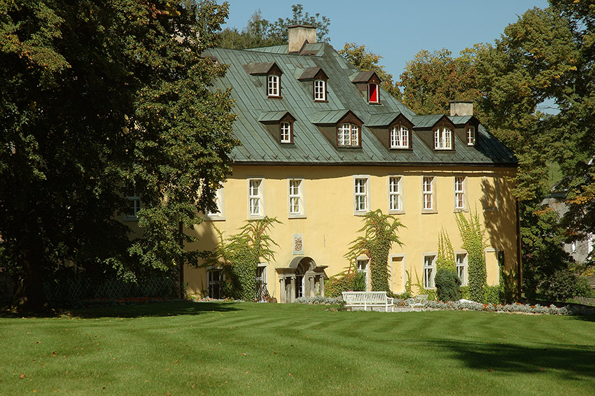 Blick auf Schloss Stohnsdorf im Hirschberger Tal, Foto: Klaus Klöppel