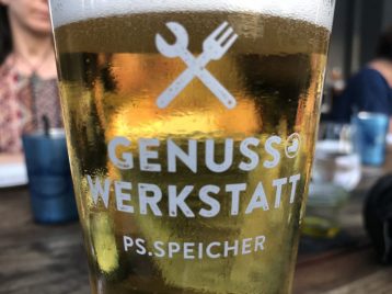 Lecker Essen und Trinken in der Genusswerkstatt im PS.Speicher Foto: Weirauch