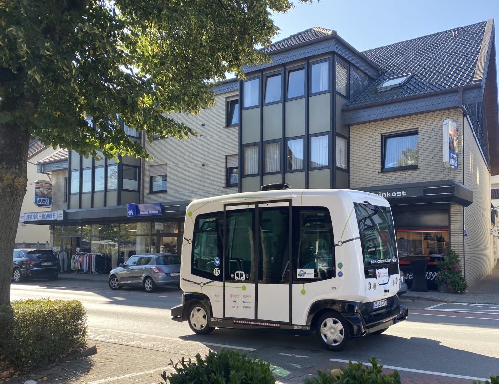 Der autonom fahrende Shuttlebus „Hubi“ in Bad Essen