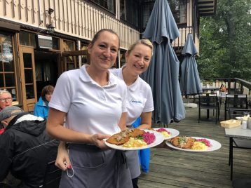 Freundlich und kompetenter Service in Mazur Syrenka durch zwei Schwestern Kulinarek Polen