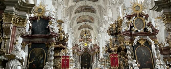 Blick in die prächtige Klosterkirche Neuzelle
