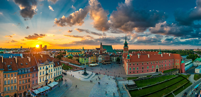Blick auf den Schlossplatz mit dem Königsschloss Foto: Polnisches Fremdenverkehrsamt