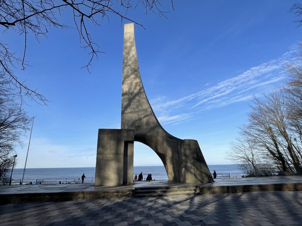 Das Denkmal der Vermählung Polens mit dem Meer ist ein vom von Wiktor Tołkin geschaffenes Denkmal in Kołobrzeg, das 1963 eingeweiht wurde.