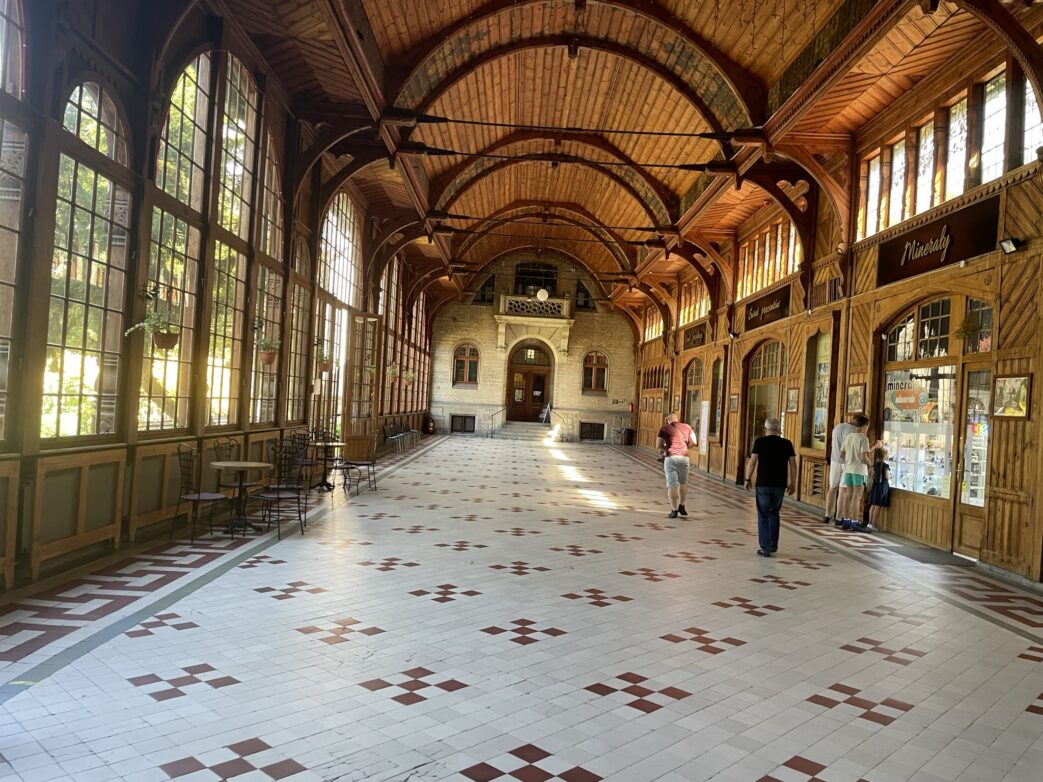 Kurpark Wandelhalle Bad Flinsberg Polen