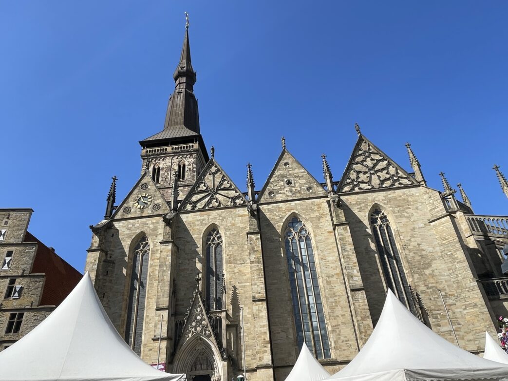 Die evangelisch-lutherische Marktkirche St. Marien zählt zu den kunsthistorisch bedeutendsten Baudenkmälern in Osnabrück.