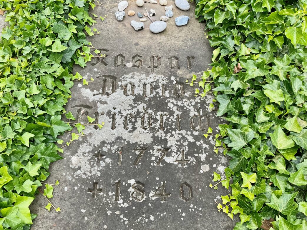 Grabstein Caspar David Friedrich auf dem Trinitatisfriedhof in Dresden Foto: Weirauch Sachsen