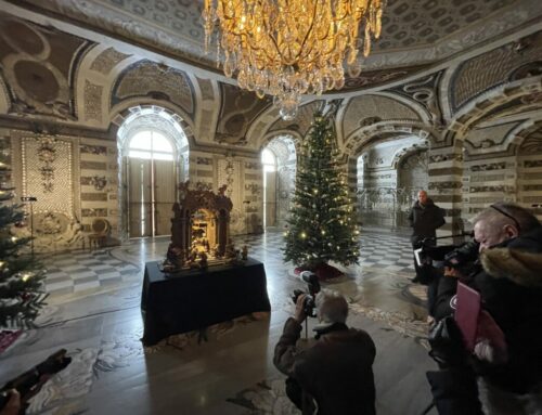 Des Kaisers Weihnachtskrippe im Grottensaal des Neuen Palais zu sehen