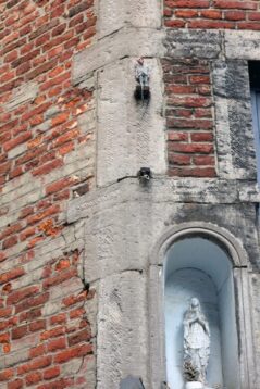 Die kleinen Figuren Isaac Cordals sind in der ganzen Stadt verteilt.